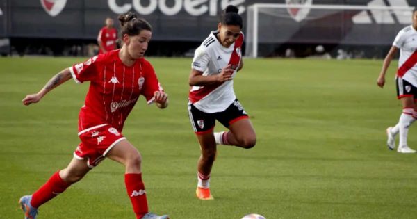Fútbol femenino: con presencia marplatense, comienza la primera división