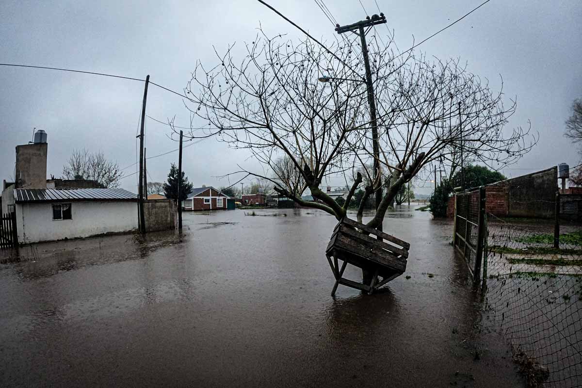 El barrio 2 de Abril, con ríos en las calles y casas inundadas por la intensa lluvia