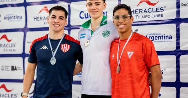 Con 17 años, Ulises Saravia batió el récord argentino en los 100 metros espalda