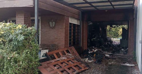 Tres dotaciones de Bomberos sofocaron un incendio en una vivienda