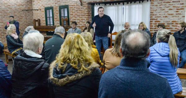 Montenegro en campaña, con reuniones vecinales: “Hay mucho por hacer en los barrios”