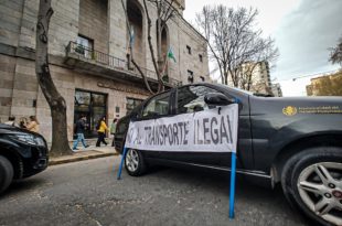 Taxistas, sin respuestas oficiales: “Los servicios regulados están siendo depredados”