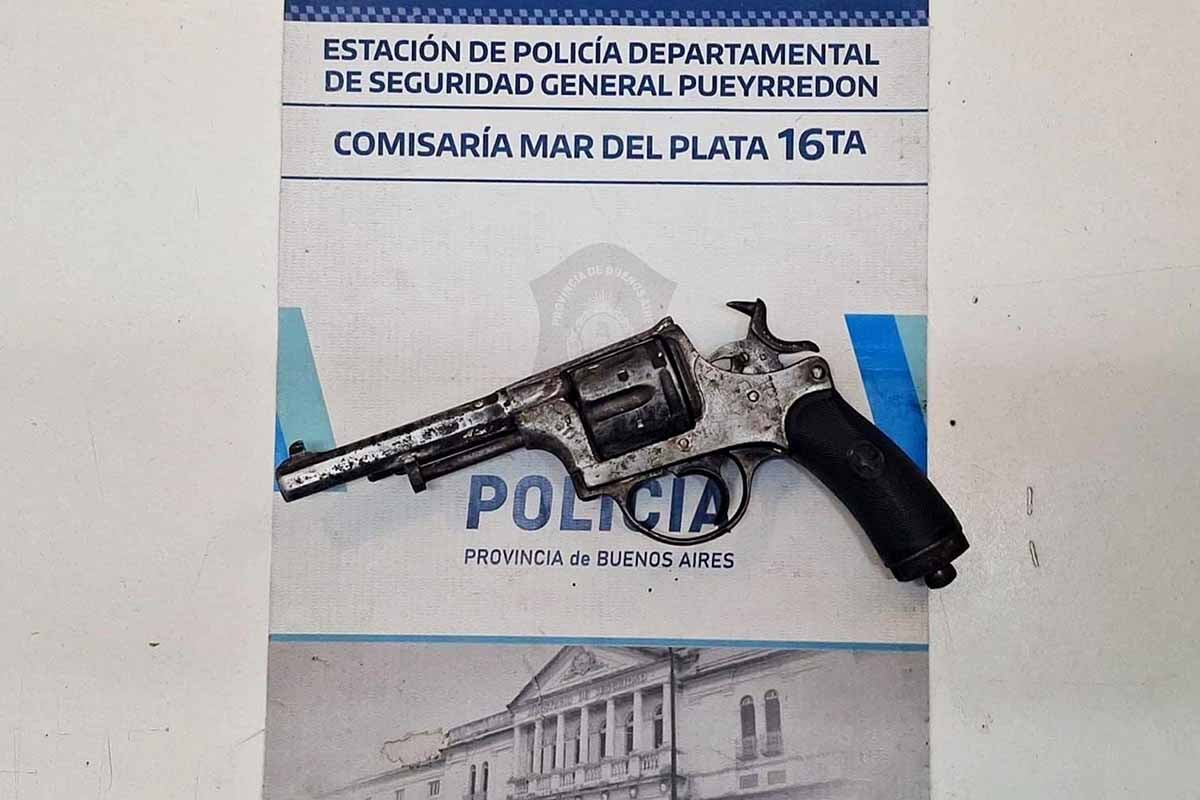 Un alumno llevó un revólver a una escuela de Mar del Plata