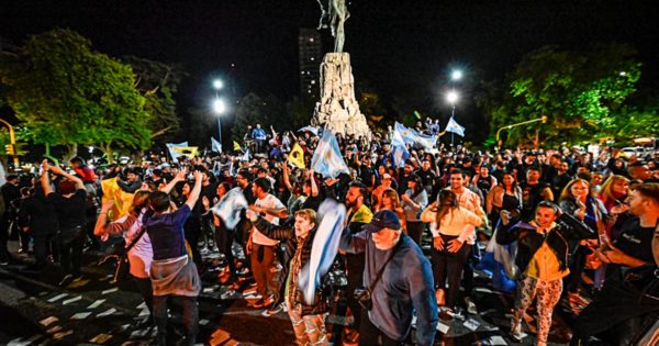 Balotaje: Milei le sacó más de 50 mil votos a Massa en Mar del Plata