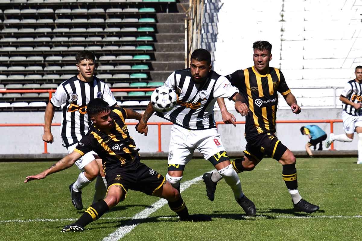 Mar del Plata y Norte empataron en la ida de la final del fútbol local