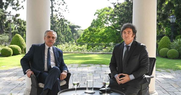 Empezó la transición: Alberto Fernández recibió a Javier Milei