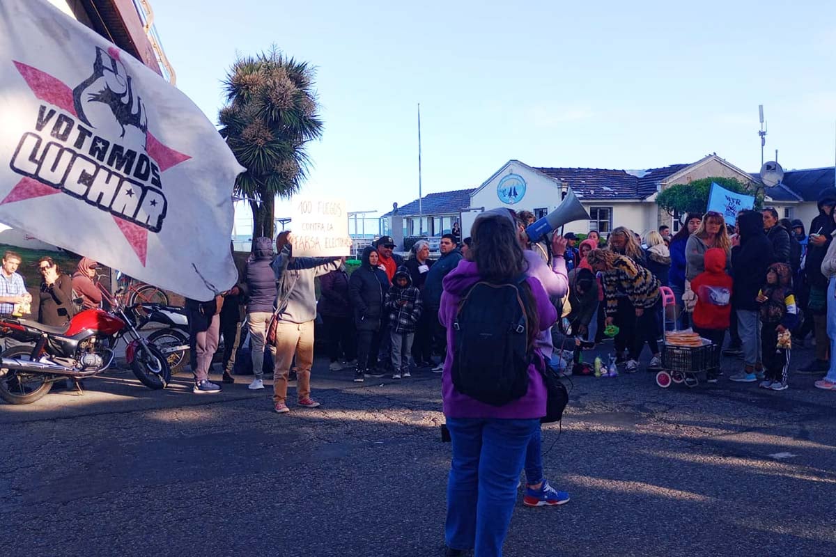 Protesta de organizaciones de izquierda en la costa en la previa del balotaje
