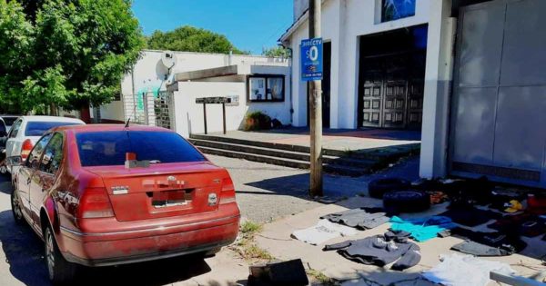 Caen dos jóvenes acusados de robos a autos estacionados en playas de zona sur
