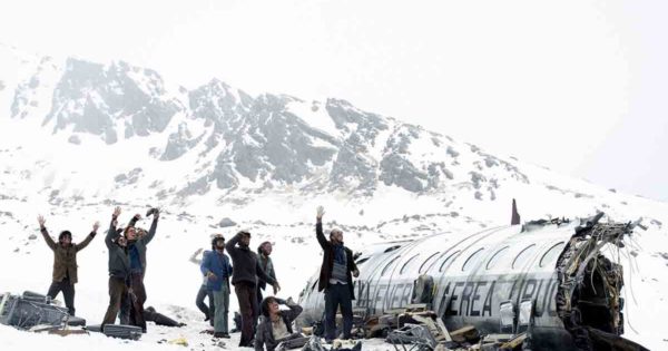 La tragedia de los Andes llega a los cines con “La sociedad de la nieve”