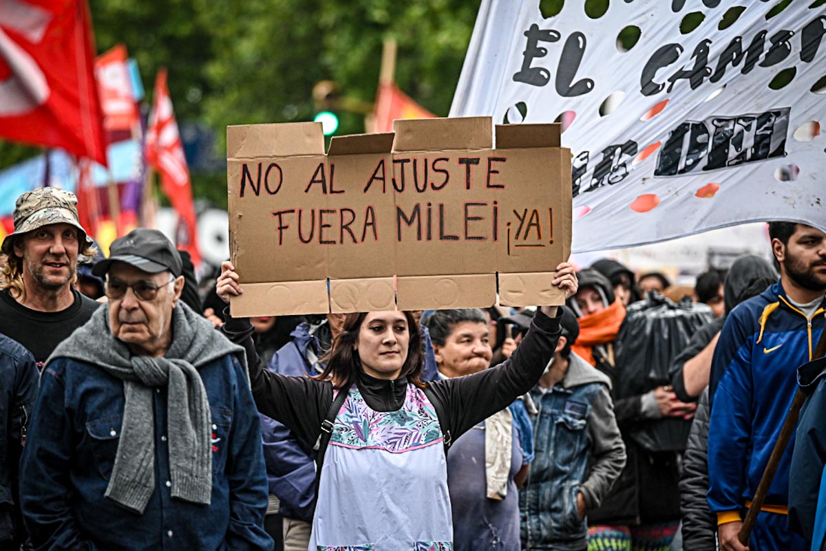 Reformas de Milei: la CGT y estatales de Mar del Plata marcharán en contra del DNU