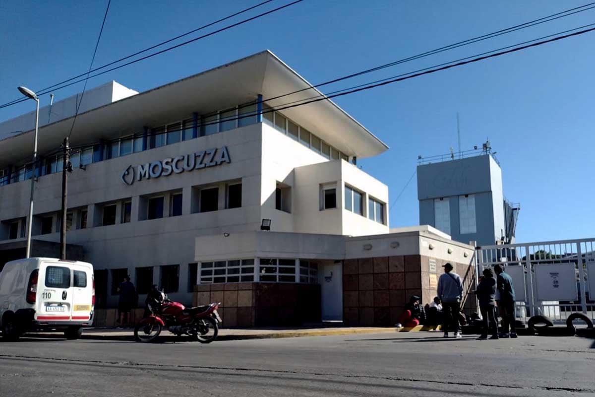 Conflicto en la planta de Moscuzza por “retiros voluntarios”: “Es muy feo quedarse en la calle”