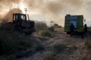 Controlaron un incendio en un campo de la zona de Las Canteras