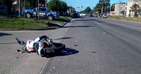 Un hombre herido tras un choque entre una moto y una bicicleta