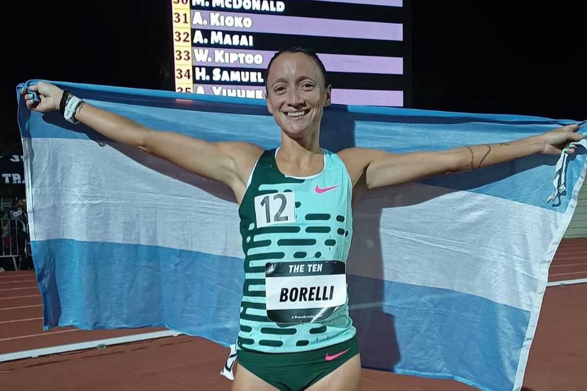 Florencia Borelli estableció un nuevo récord sudamericano en los 10.000 metros pista