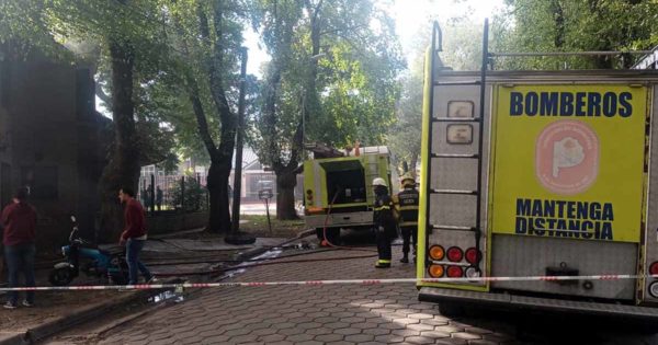 Explosión e incendio en Bosque Alegre: un hombre herido