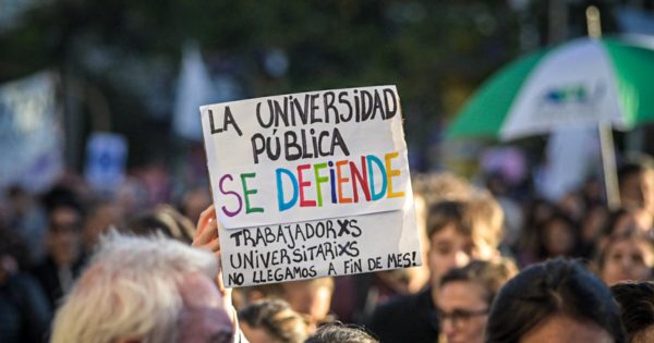 Universidad: protestas y medidas de fuerza de docentes y trabajadores -  Noticias de Mar del Plata