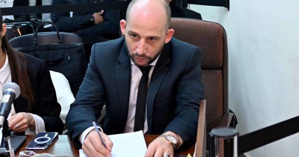 Crisis en la Policía Departamental: eximen de prisión al abogado Lautaro Resúa