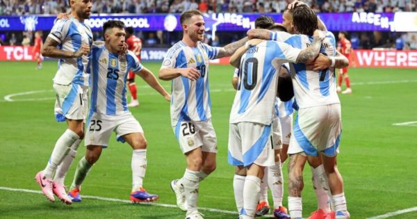 Argentina debutó en la Copa América con una victoria sobre Canadá