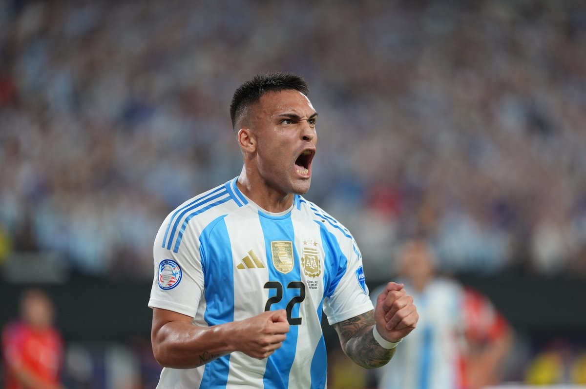 Argentina y un triunfo agónico ante Chile para clasificar a cuartos de la Copa América