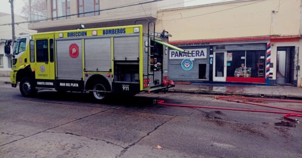 Se incendió una perfumería en el barrio Plaza Peralta Ramos: no hubo heridos