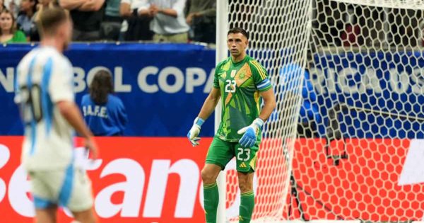 El arranque de la Copa América según Dibu Martínez: “La cancha era un desastre”